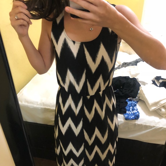H&M chevron maxi dress with side slits - Picture 3 of 4